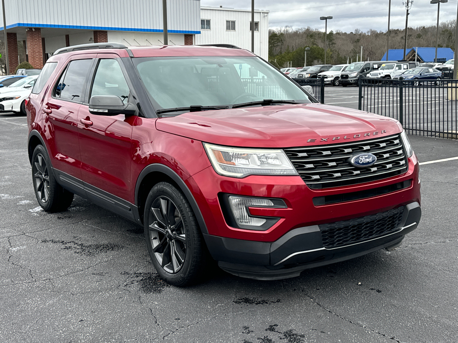 2017 Ford Explorer XLT 4