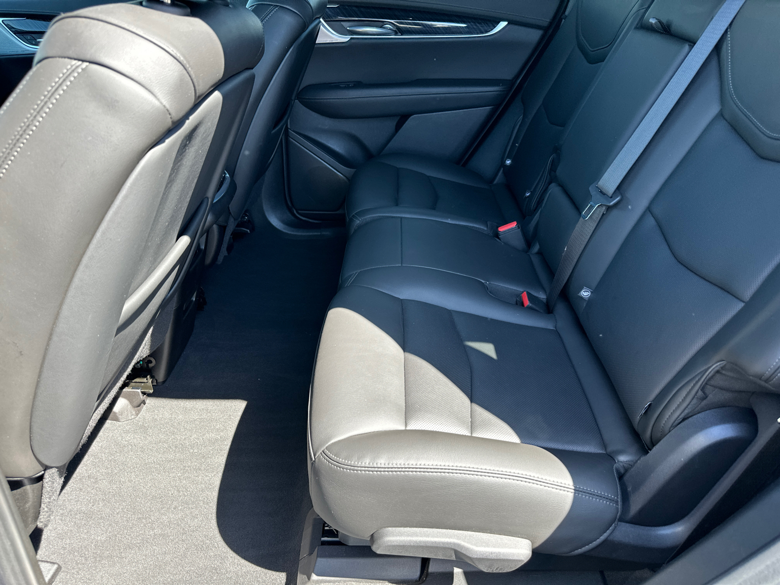 2023 Cadillac XT6 Premium Luxury 23