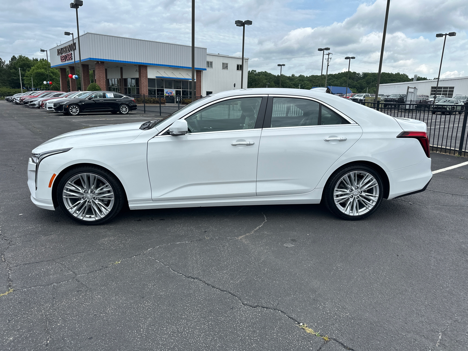 2023 Cadillac CT4 Premium Luxury 9