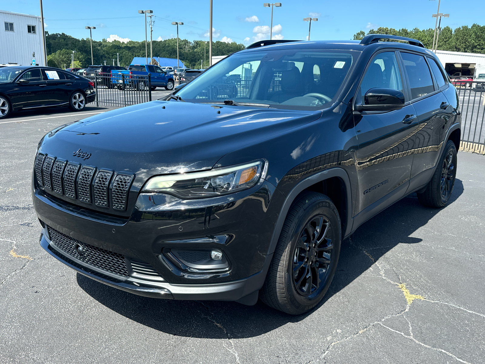 2023 Jeep Cherokee Altitude 2