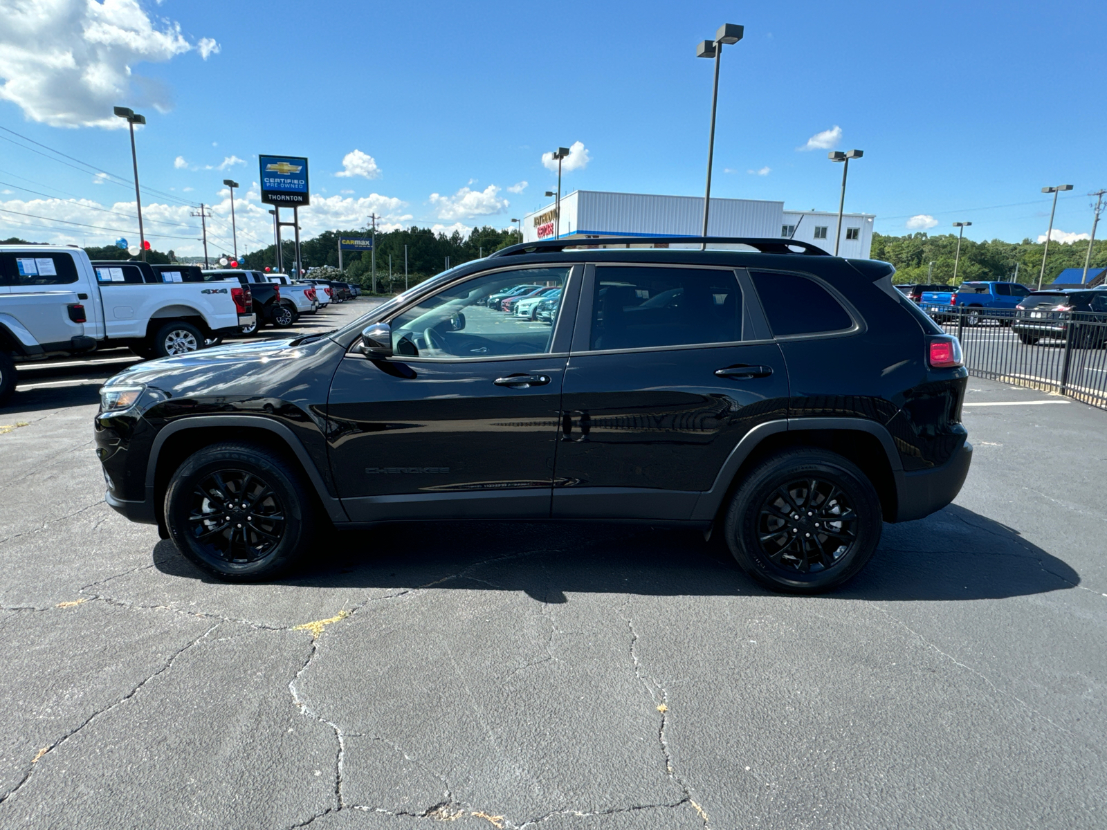 2023 Jeep Cherokee Altitude 9