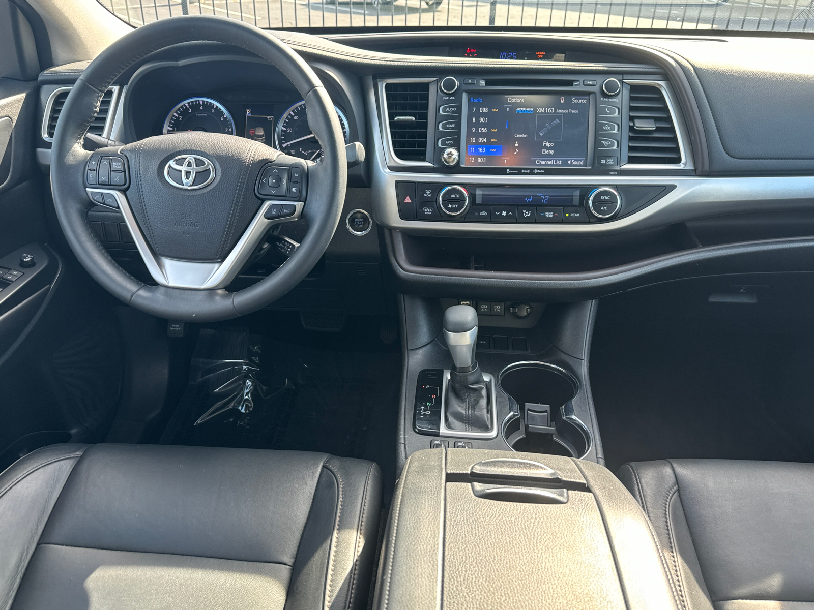 2017 Toyota Highlander XLE 27