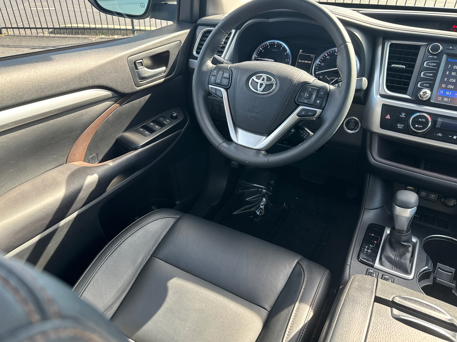 2017 Toyota Highlander XLE 28