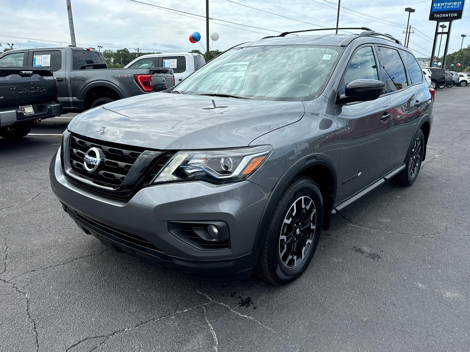 2020 Nissan Pathfinder SV 2