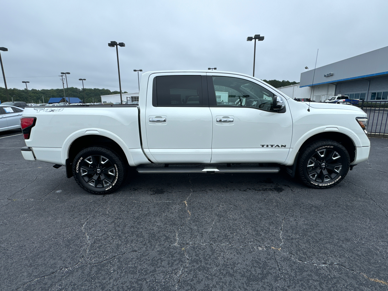 2021 Nissan Titan Platinum Reserve 6