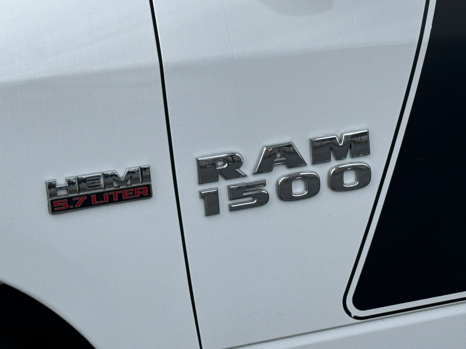 2016 Ram 1500 SLT 13