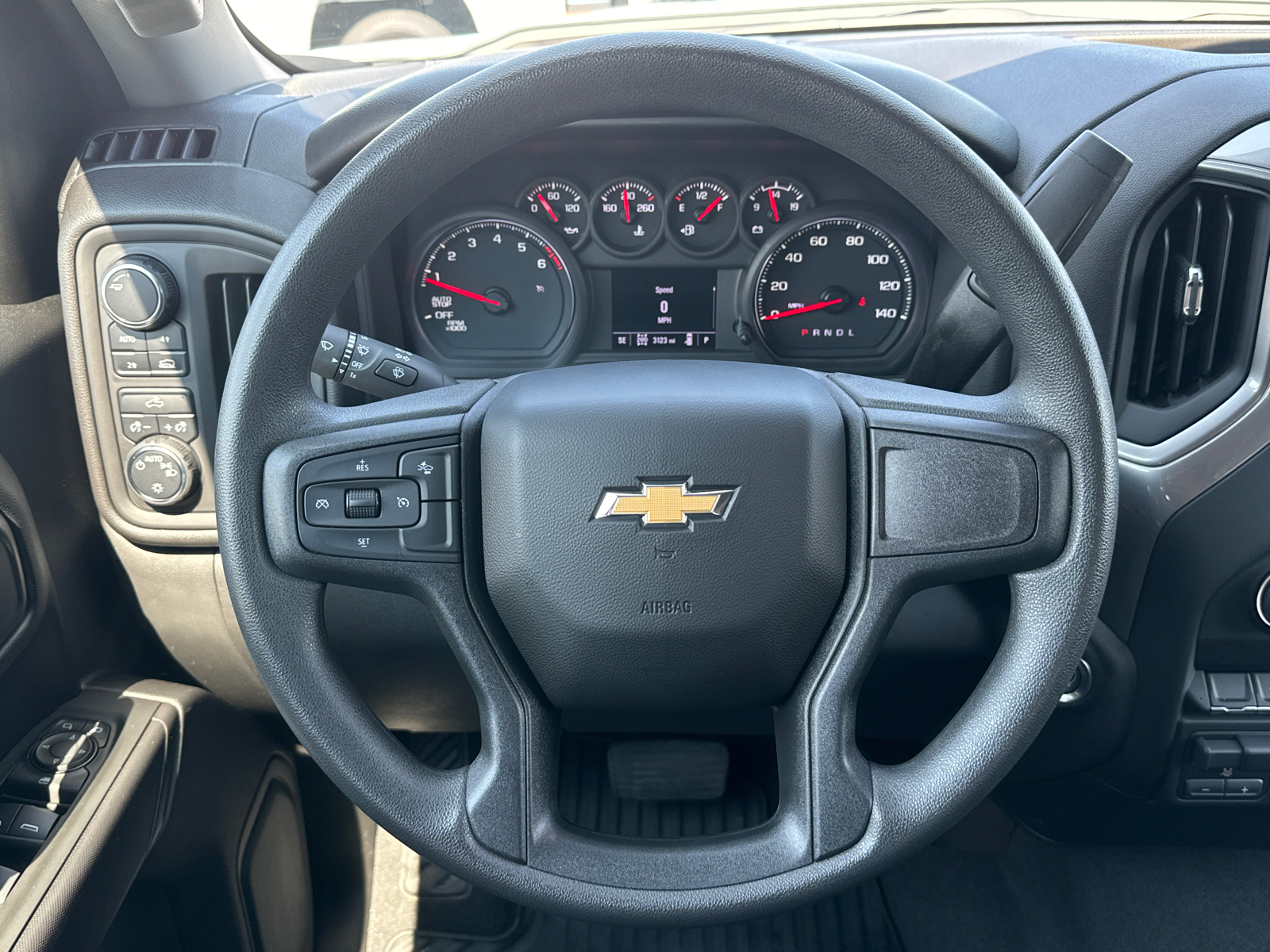 2024 Chevrolet Silverado 1500 Custom 24