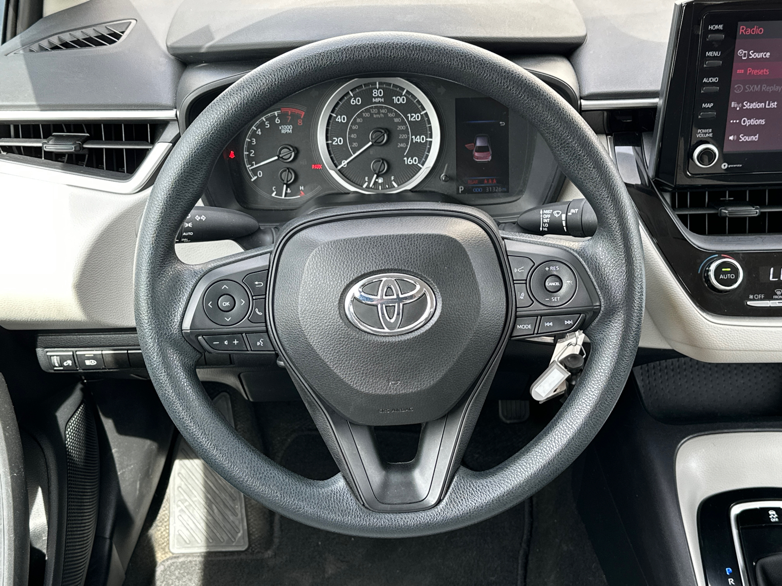 2022 Toyota Corolla LE 24