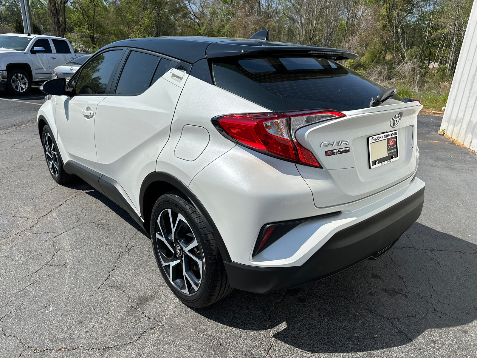 2019 Toyota C-HR XLE 9