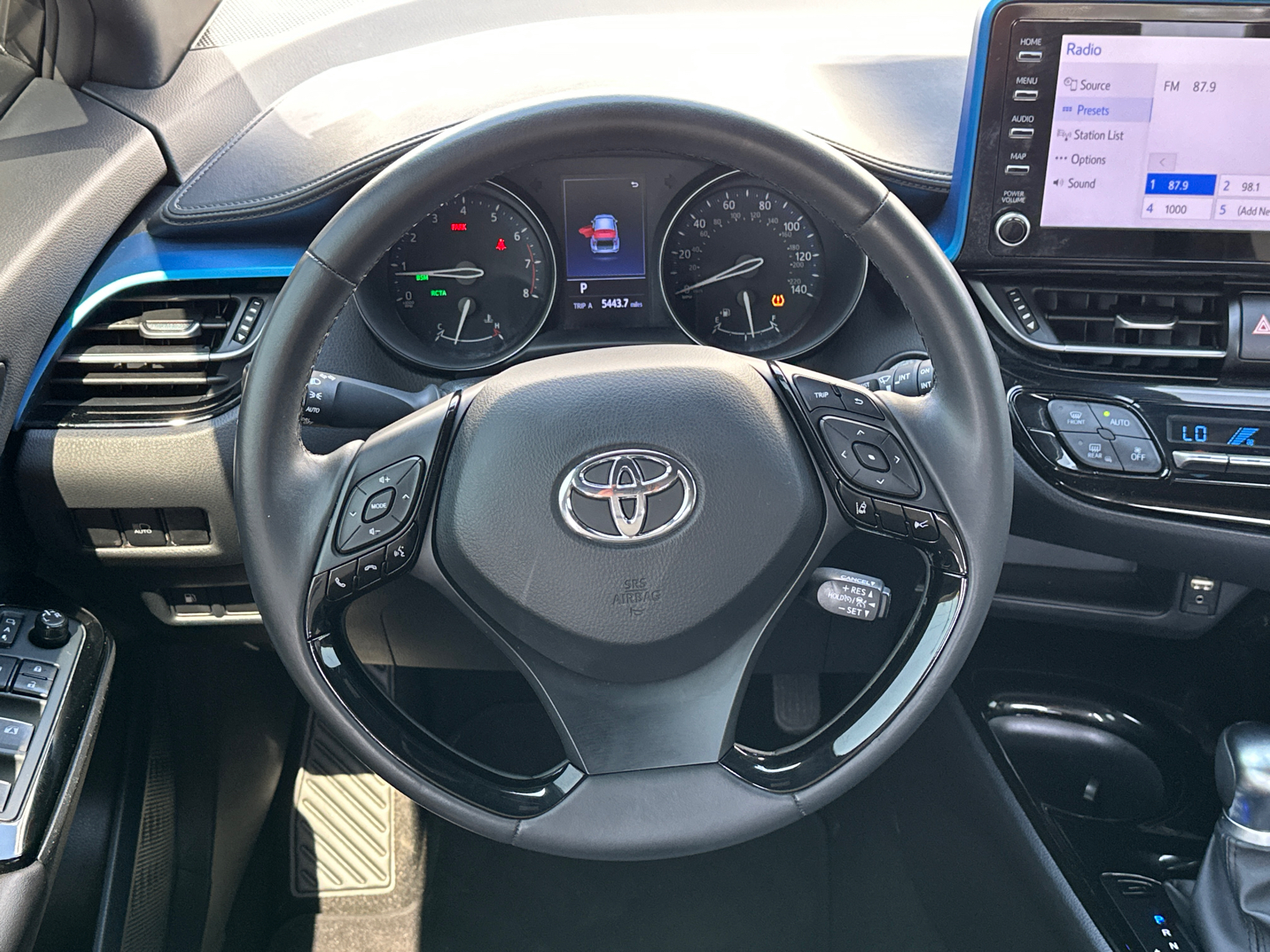 2019 Toyota C-HR XLE 25