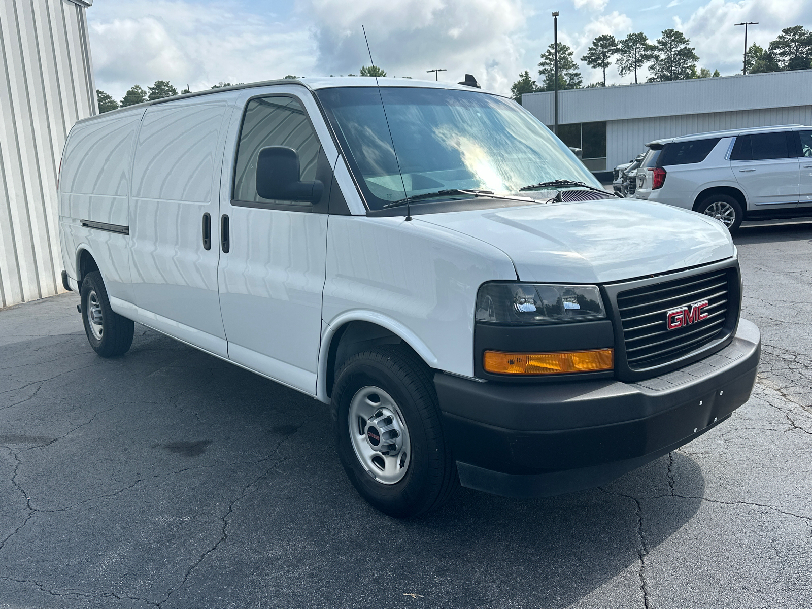 2023 GMC Savana 2500 Work Van 4