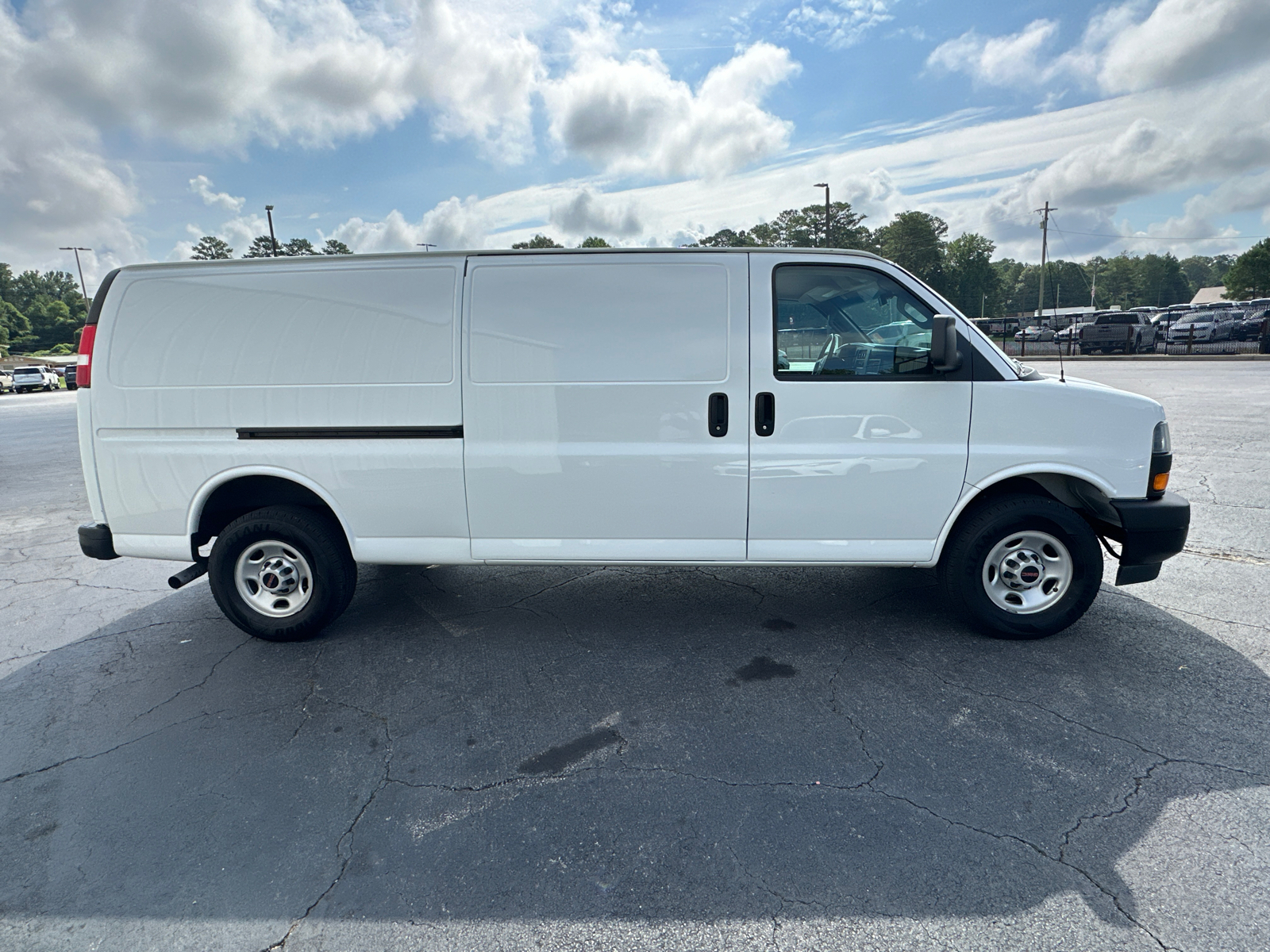 2023 GMC Savana 2500 Work Van 5