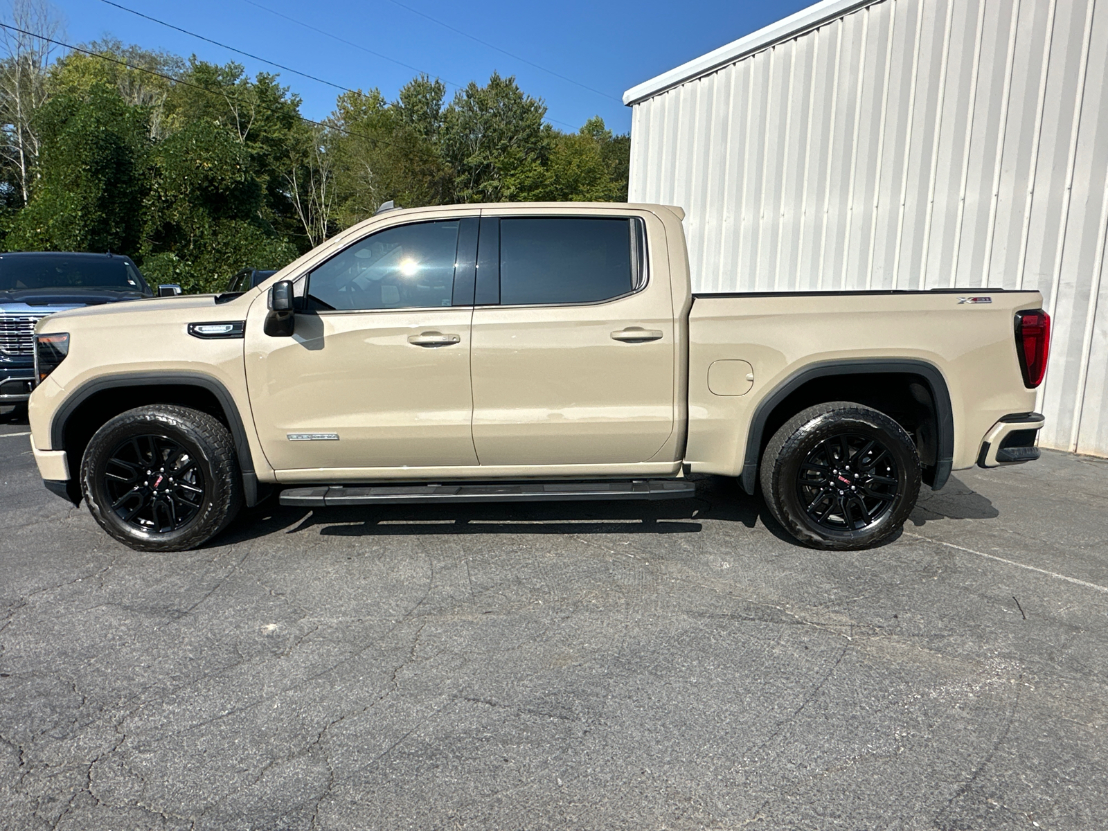 2022 GMC Sierra 1500 Elevation 10