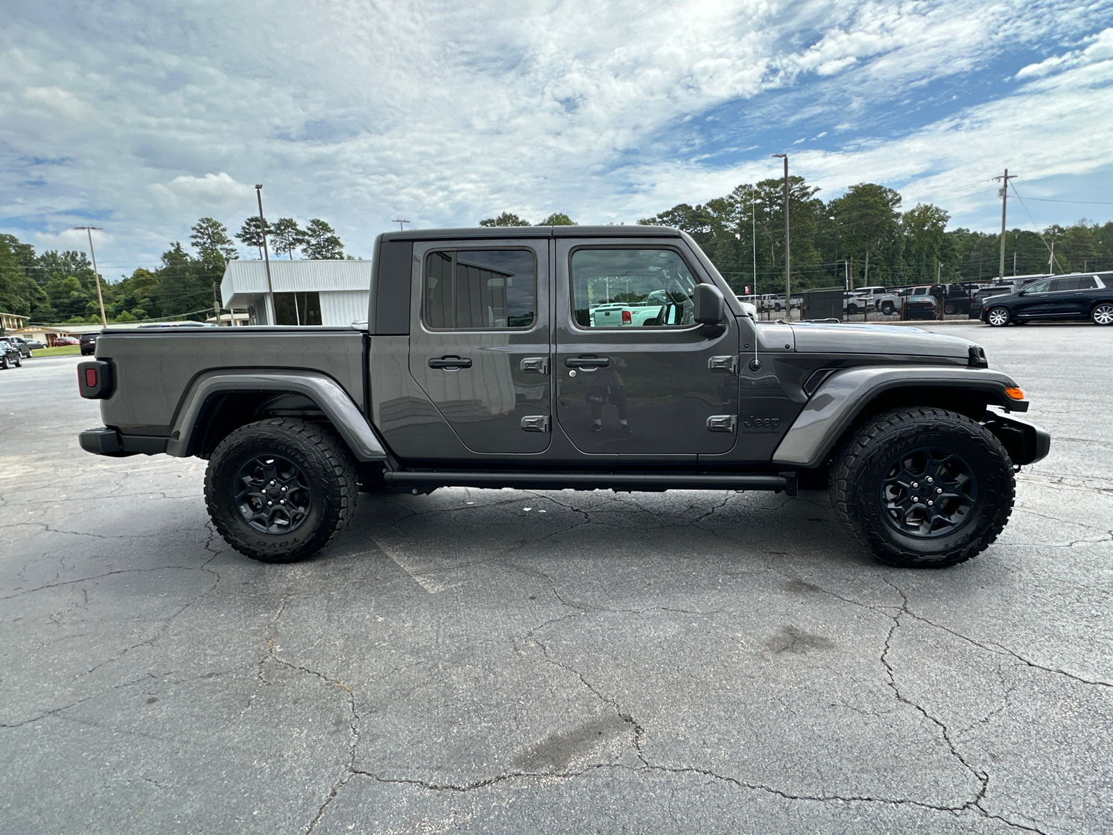 2023 Jeep Gladiator Sport 5