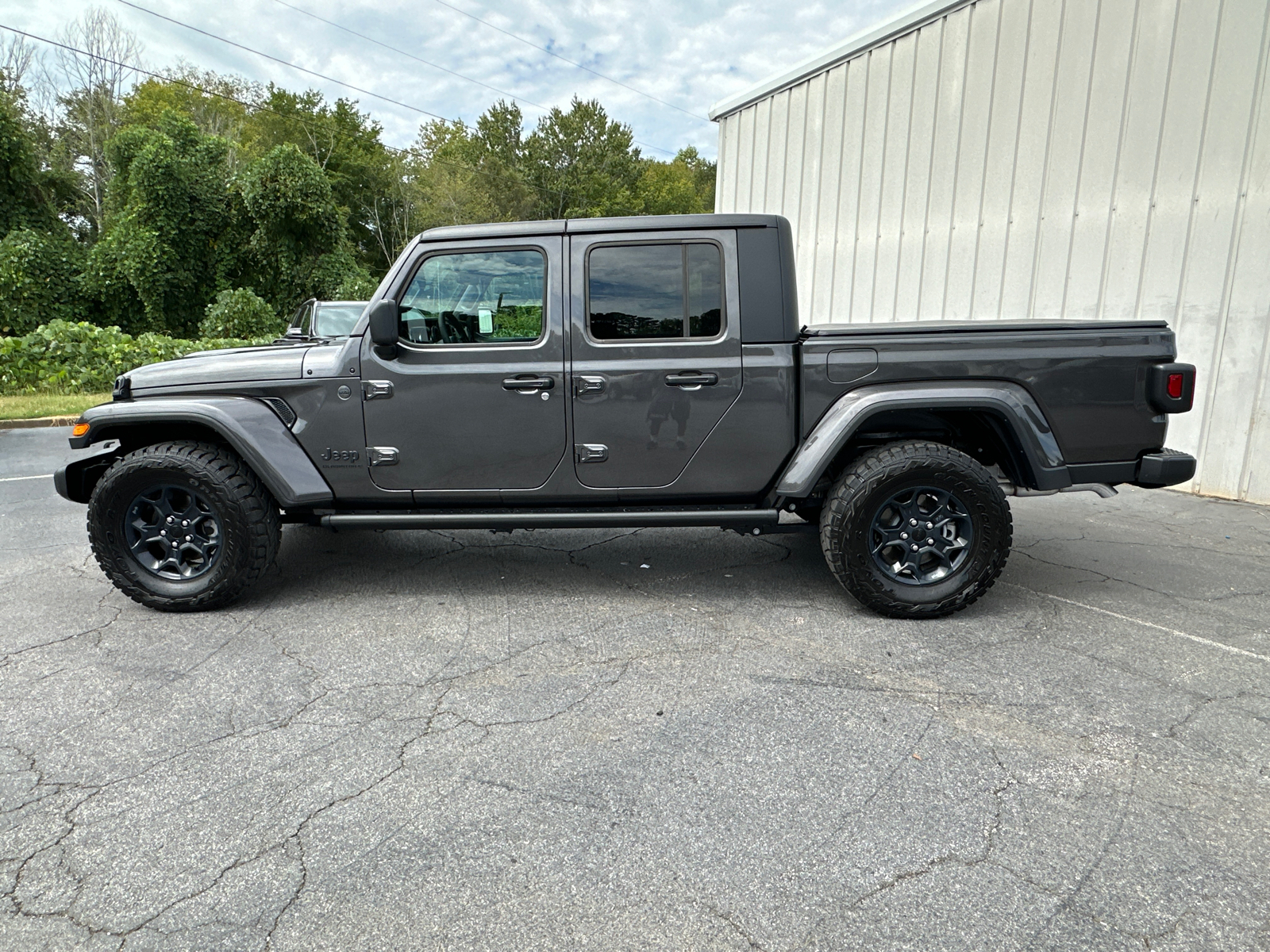 2023 Jeep Gladiator Sport 9