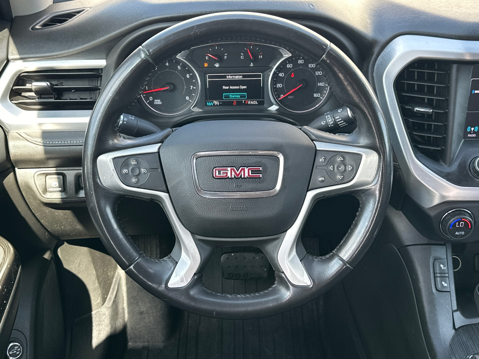 2018 GMC Acadia SLT-1 25