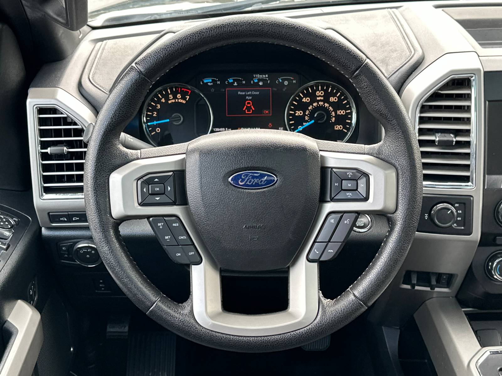 2015 Ford F-150 Lariat 24