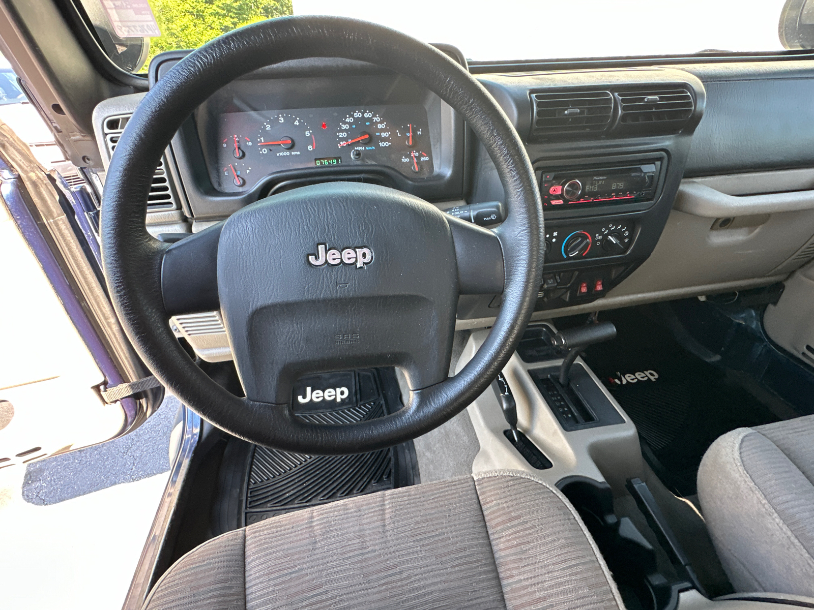 2004 Jeep Wrangler X 19
