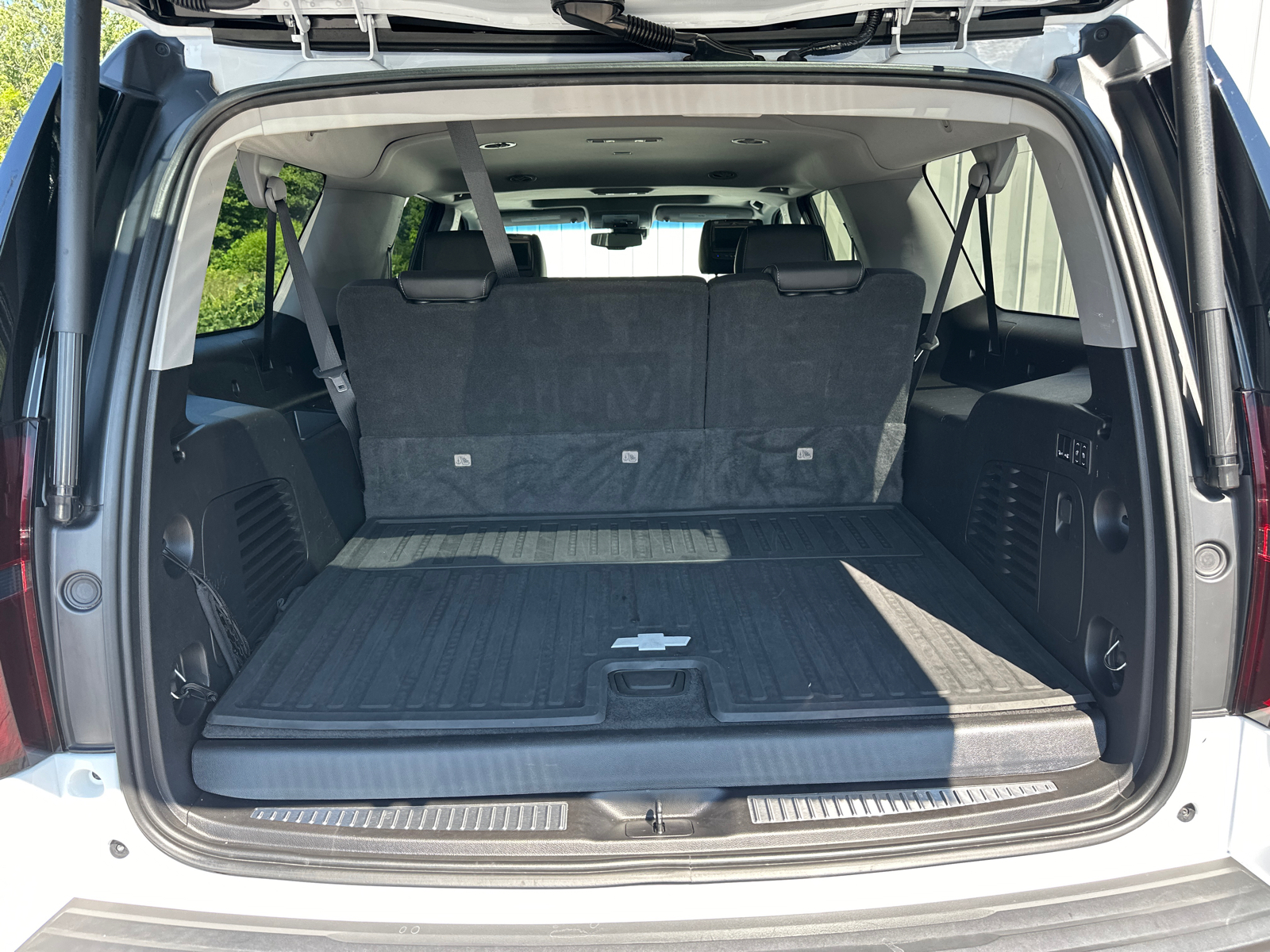 2019 Chevrolet Suburban Premier 19