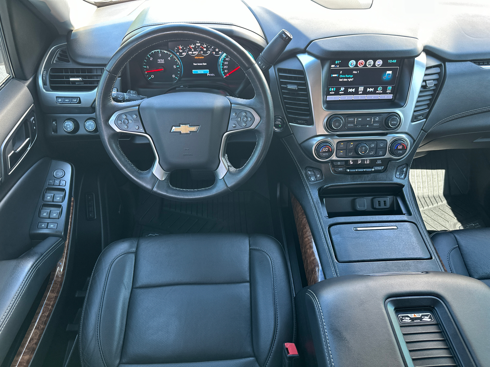 2019 Chevrolet Suburban Premier 25