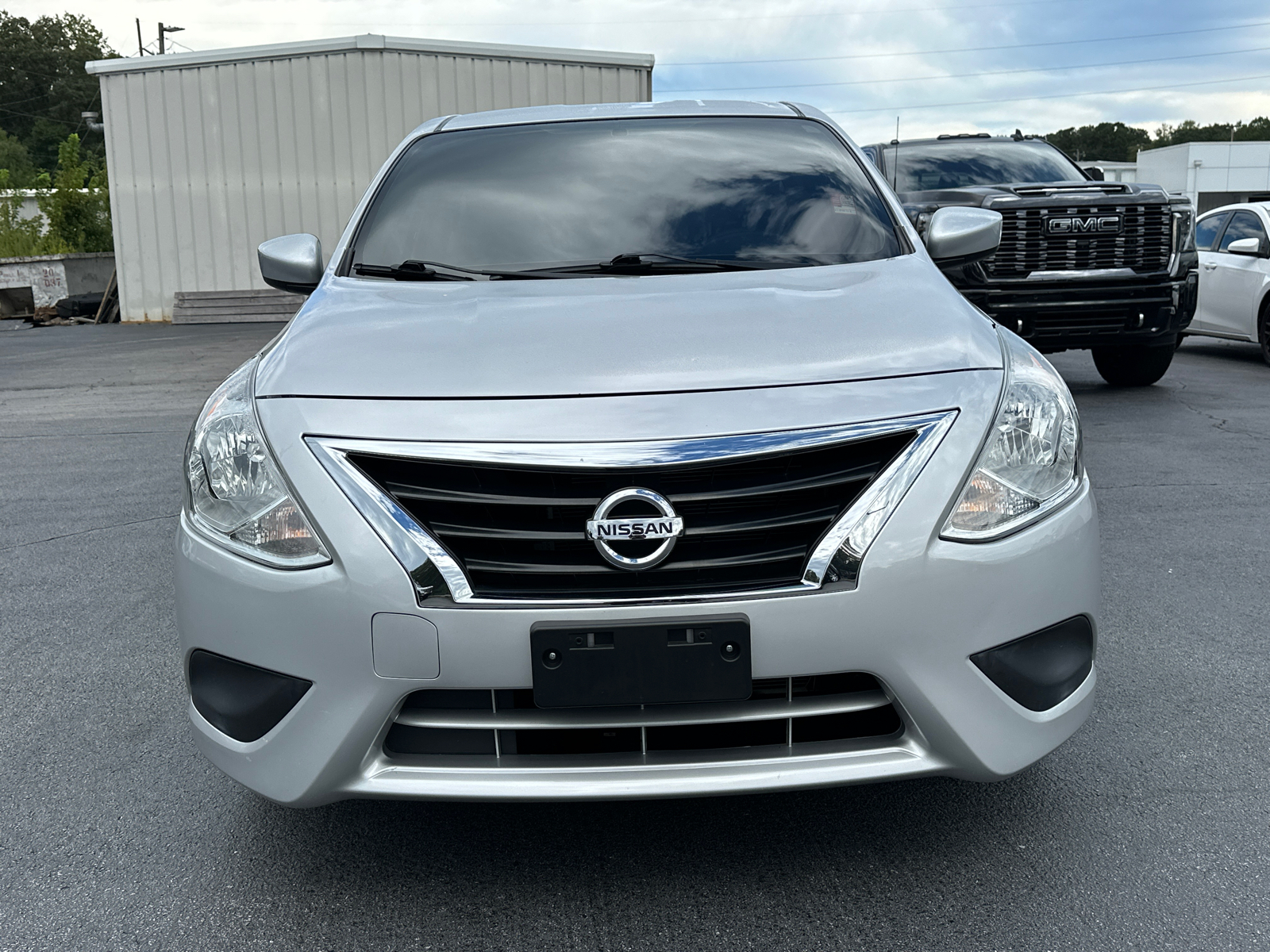 2019 Nissan Versa 1.6 S 3