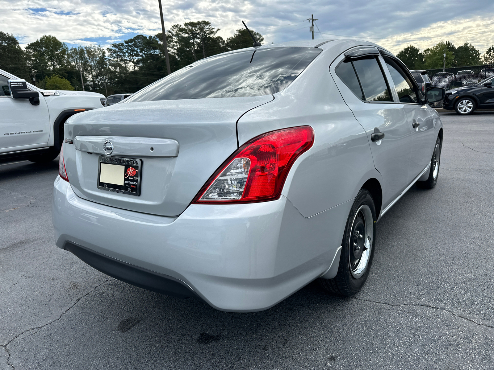 2019 Nissan Versa 1.6 S 6