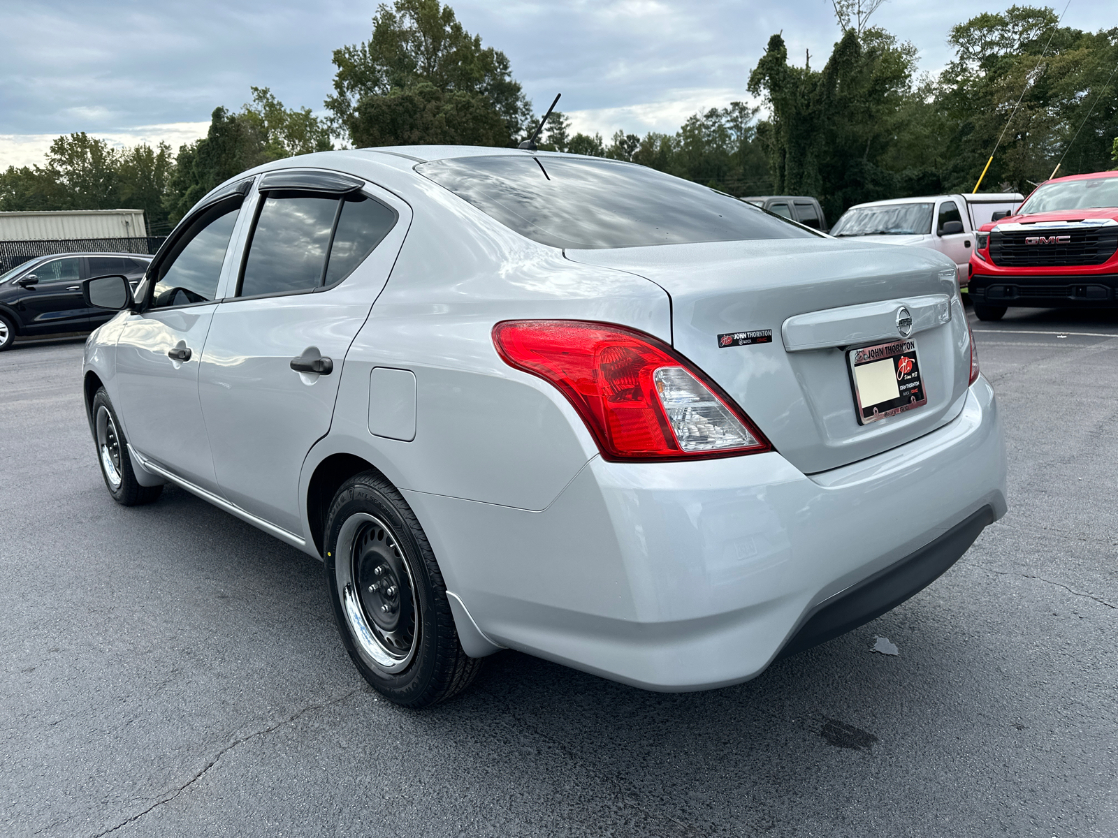 2019 Nissan Versa 1.6 S 8