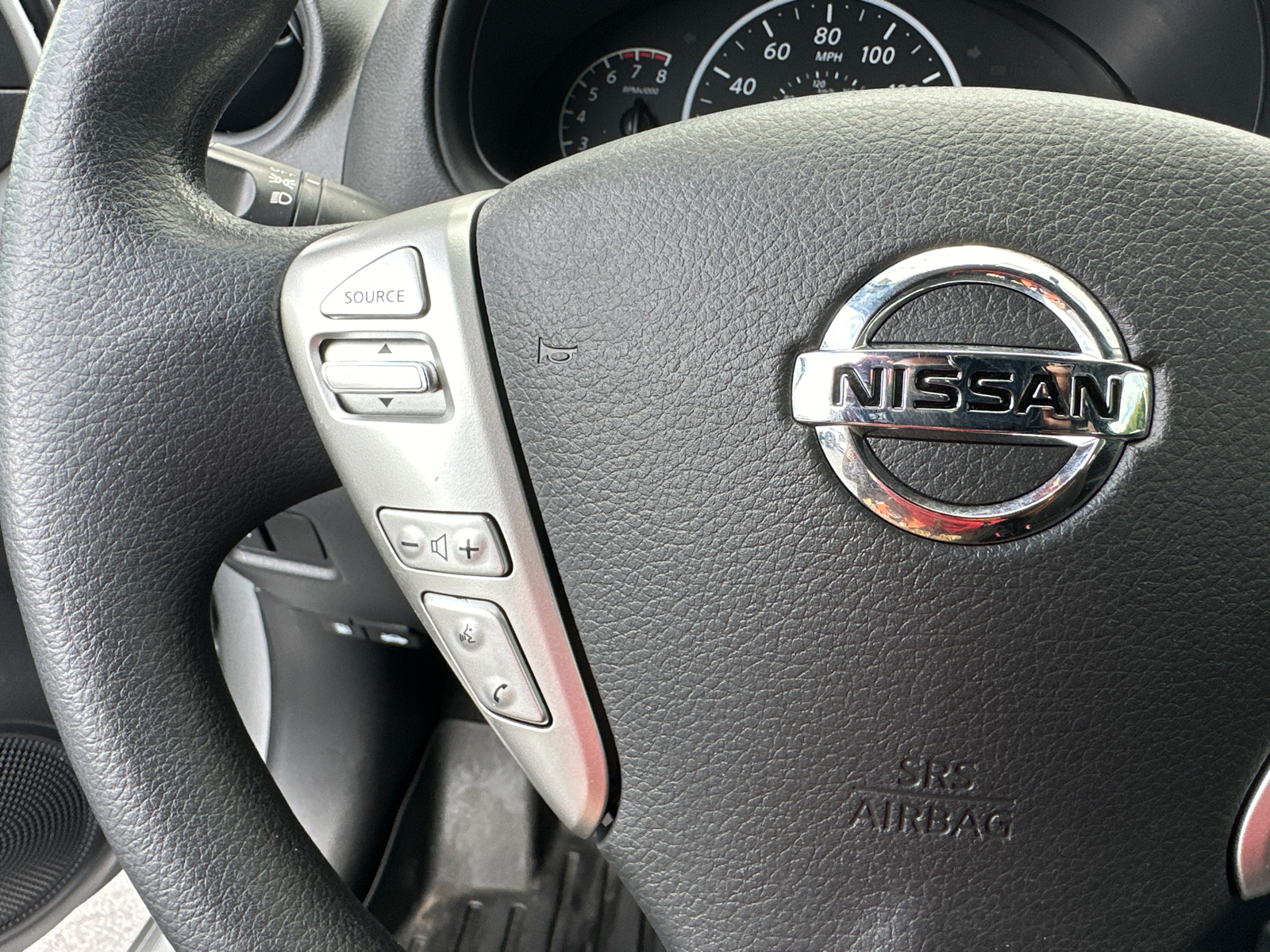 2019 Nissan Versa 1.6 S 25