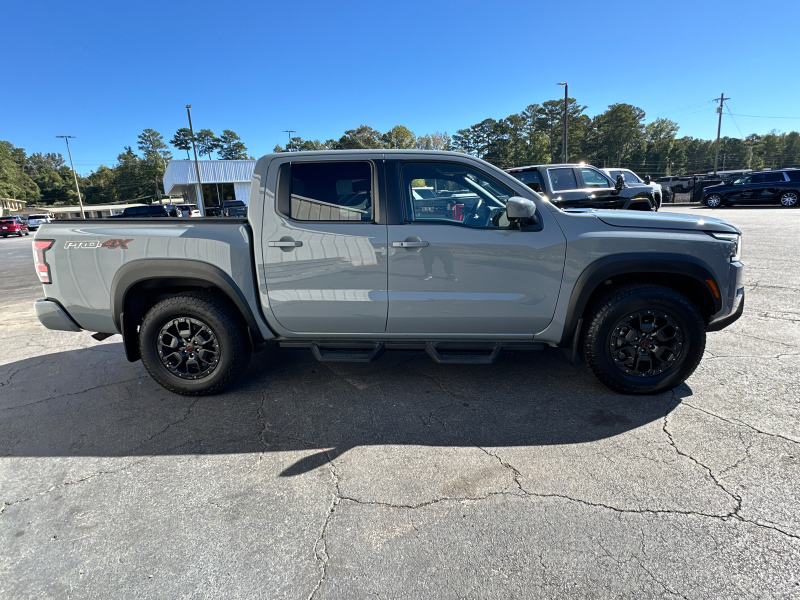 2023 Nissan Frontier PRO-4X 6