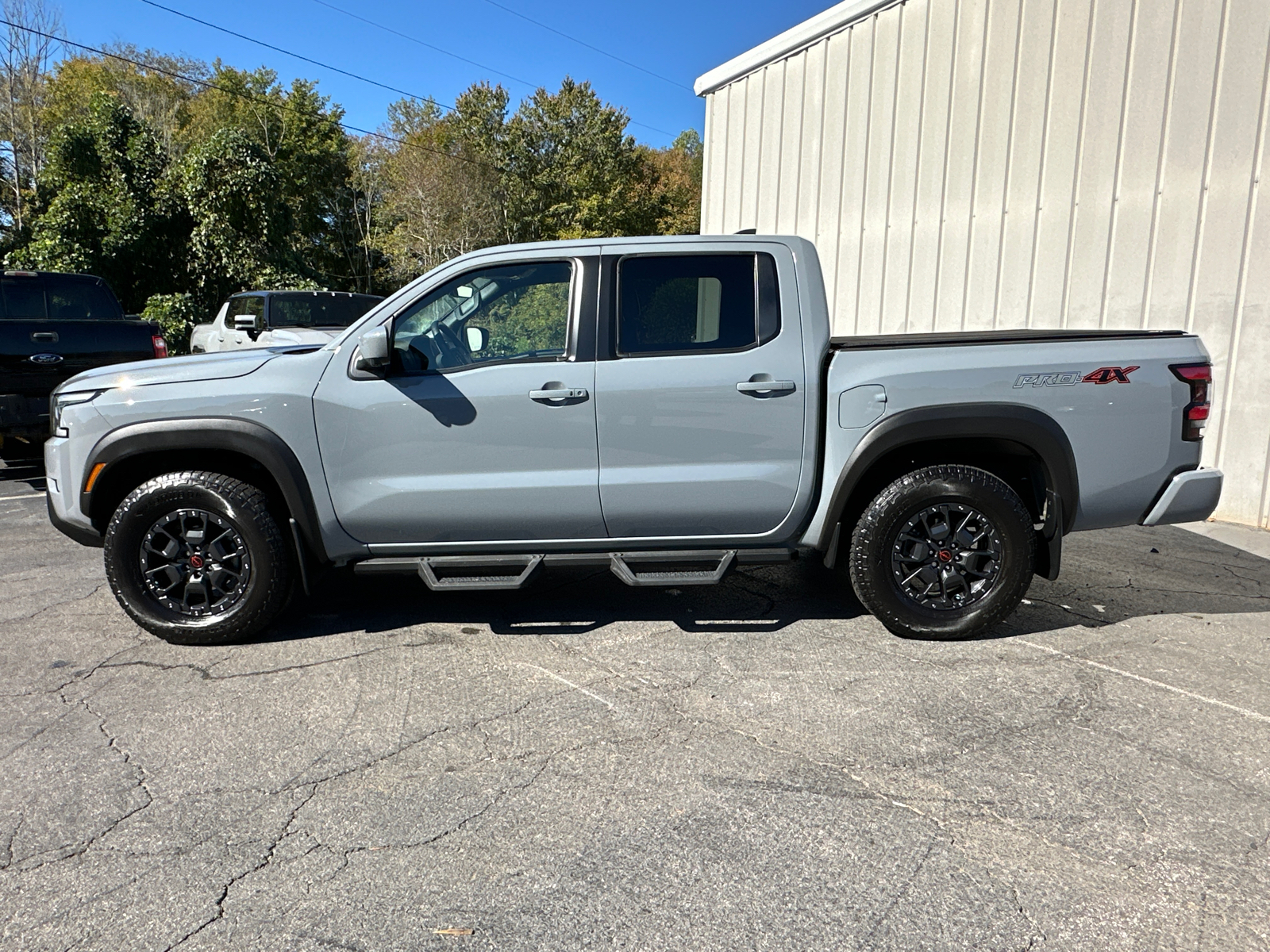 2023 Nissan Frontier PRO-4X 10