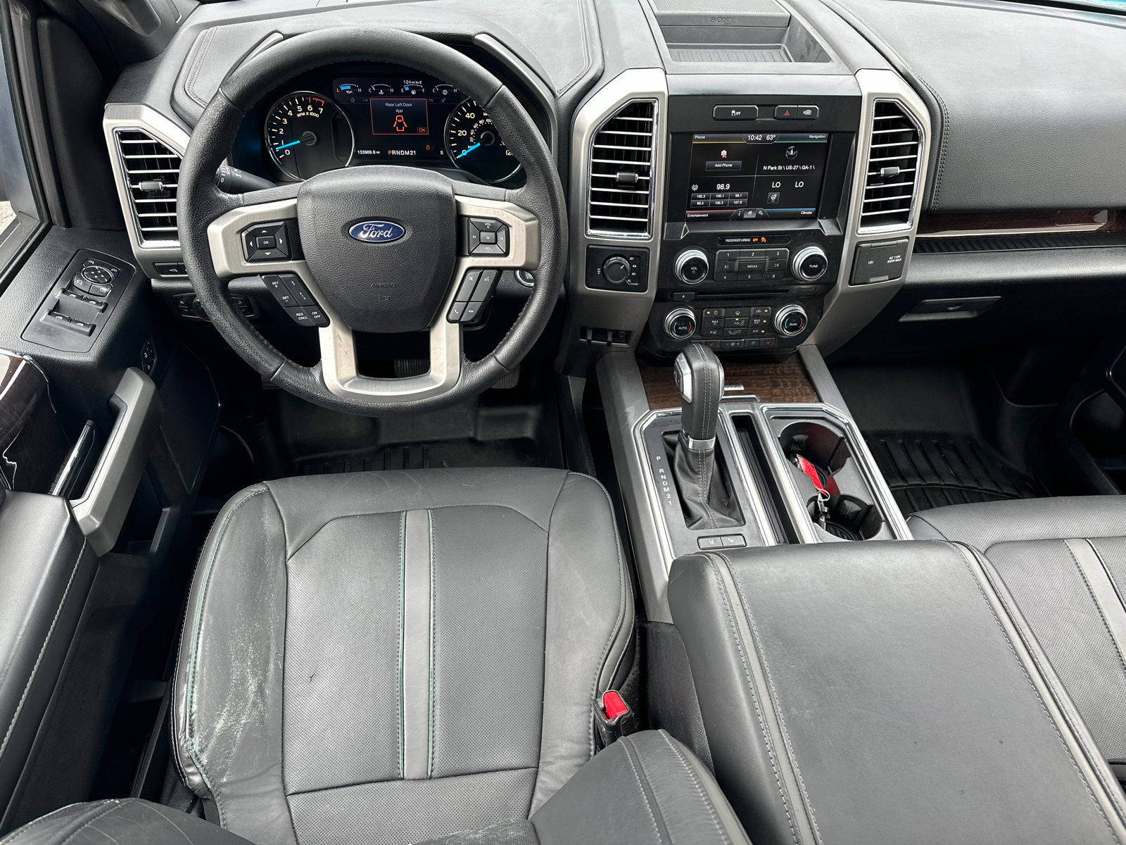 2015 Ford F-150 Platinum 23