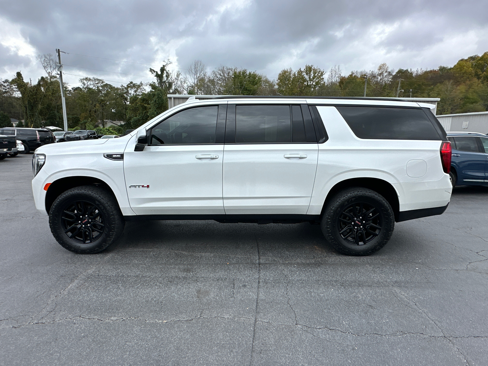 2021 GMC Yukon XL AT4 10