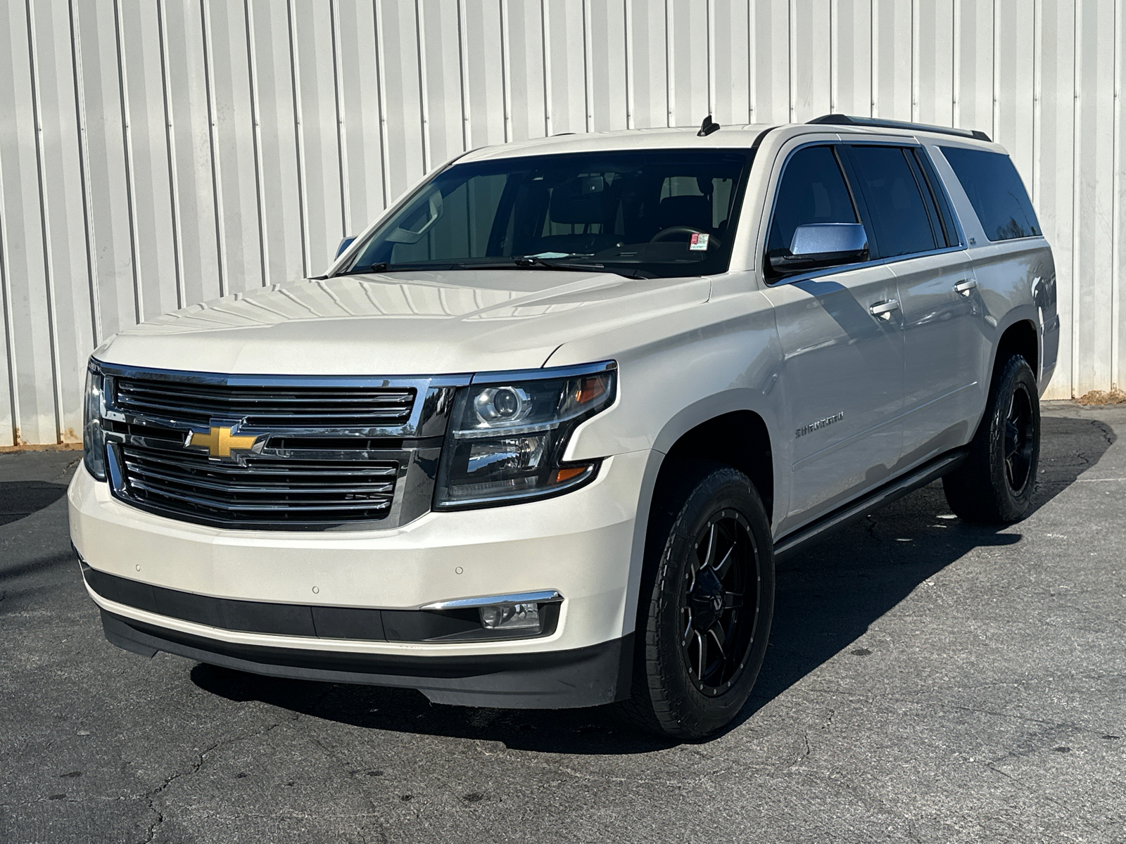 2015 Chevrolet Suburban LTZ 3