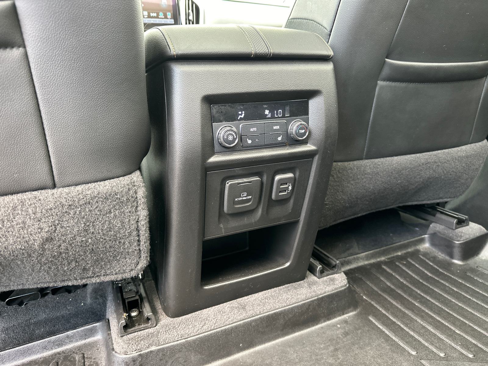 2019 Chevrolet Traverse Premier 23