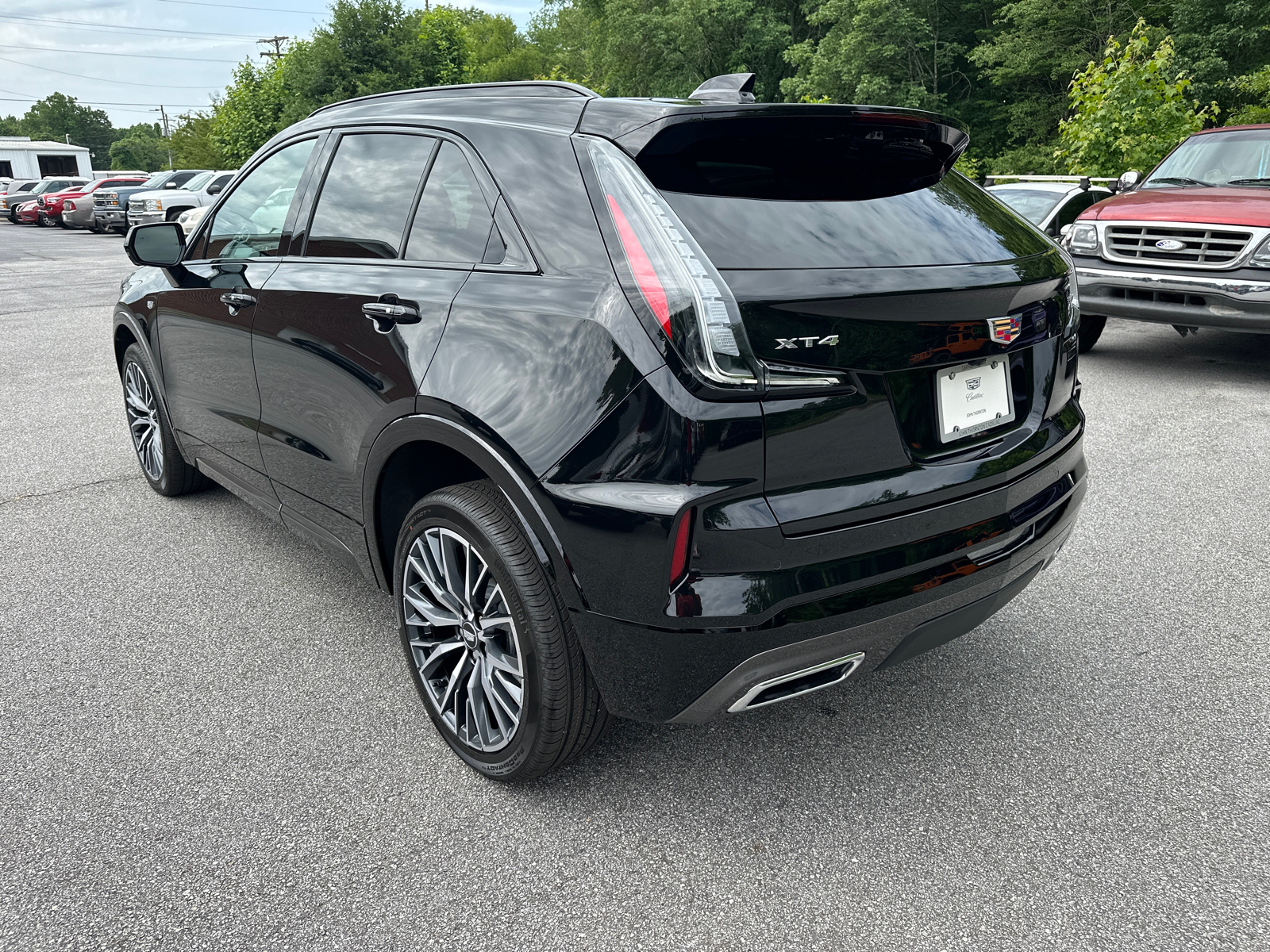 2024 Cadillac XT4 Sport 8