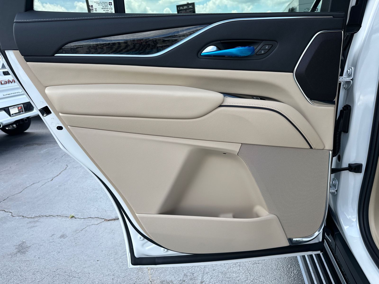 2024 Cadillac Escalade Premium Luxury 18