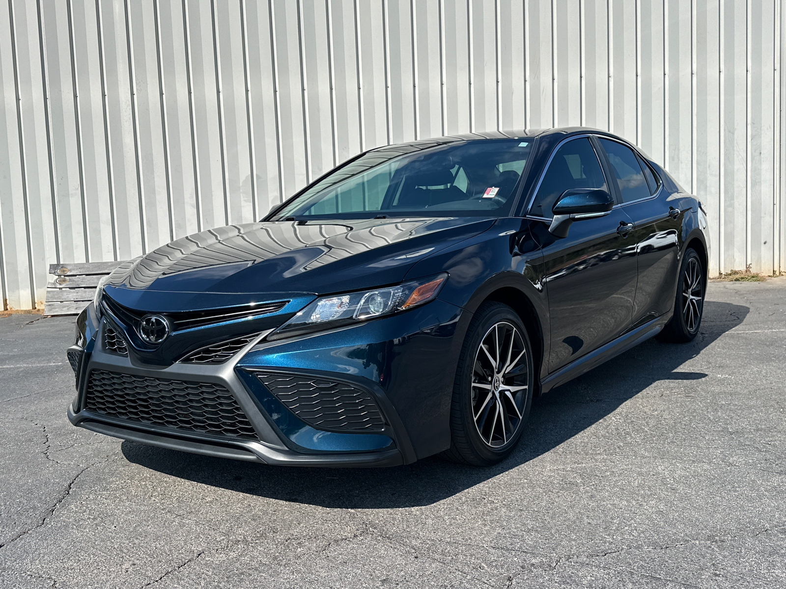 2021 Toyota Camry SE 2