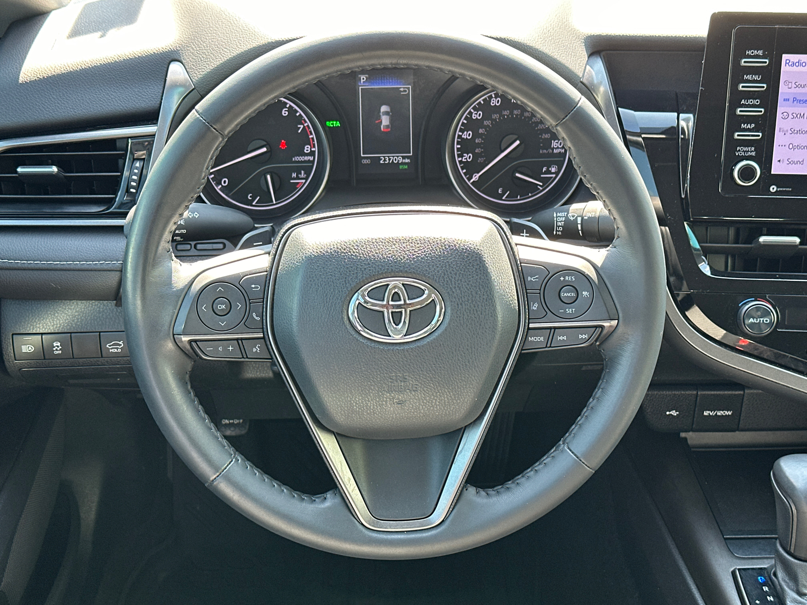 2021 Toyota Camry SE 24