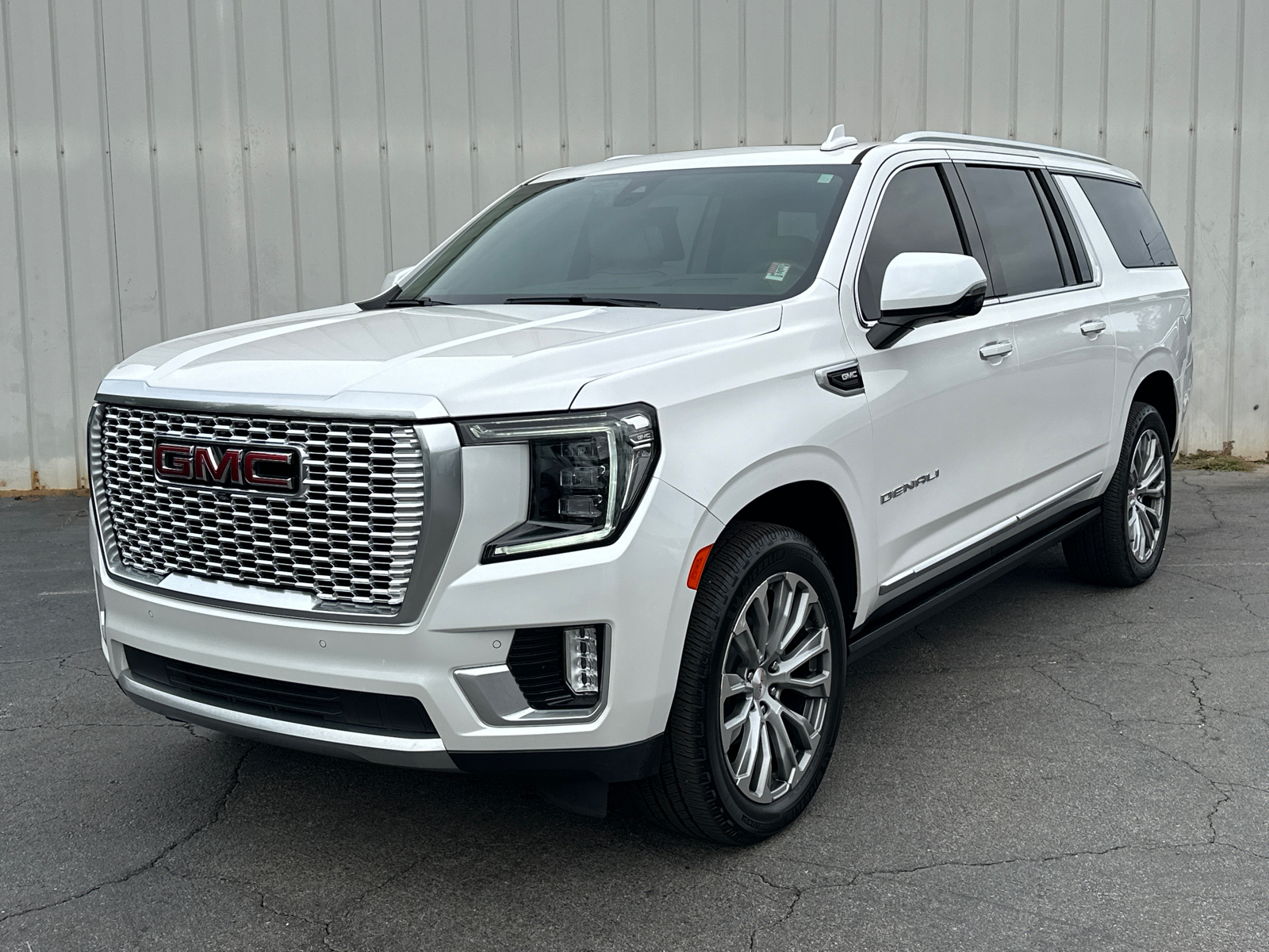 2021 GMC Yukon XL Denali 2