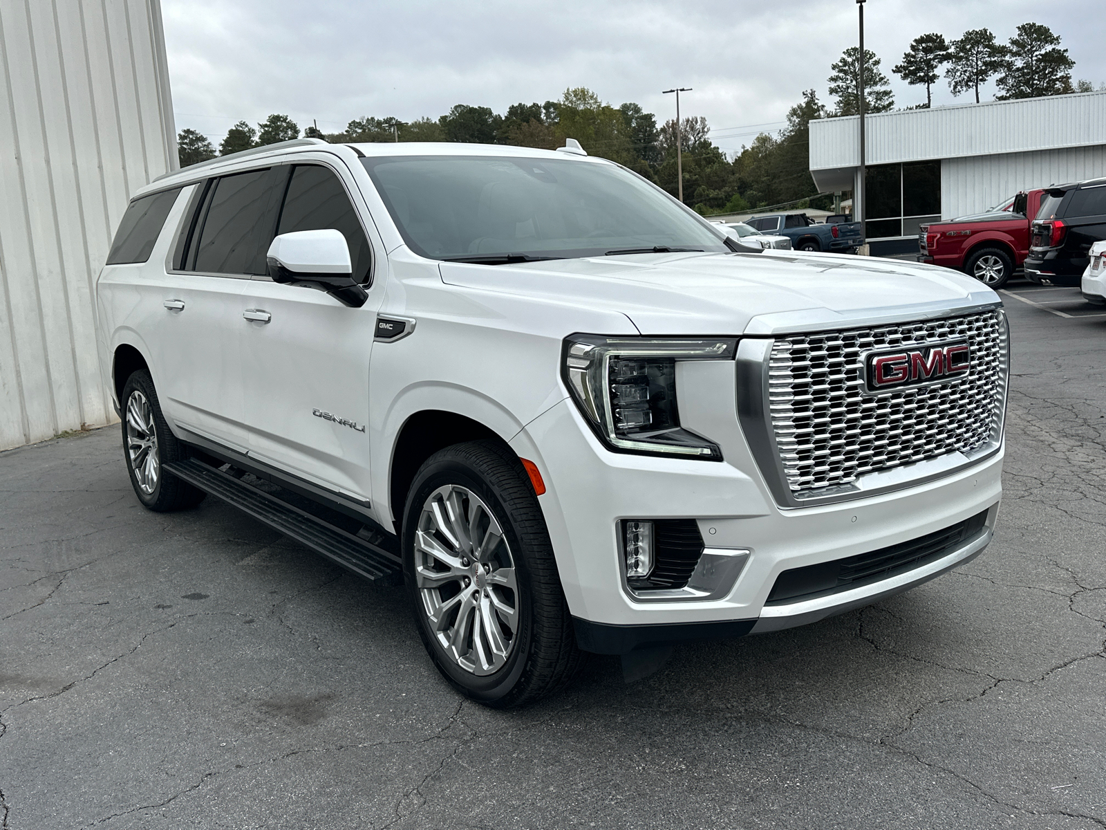 2021 GMC Yukon XL Denali 4