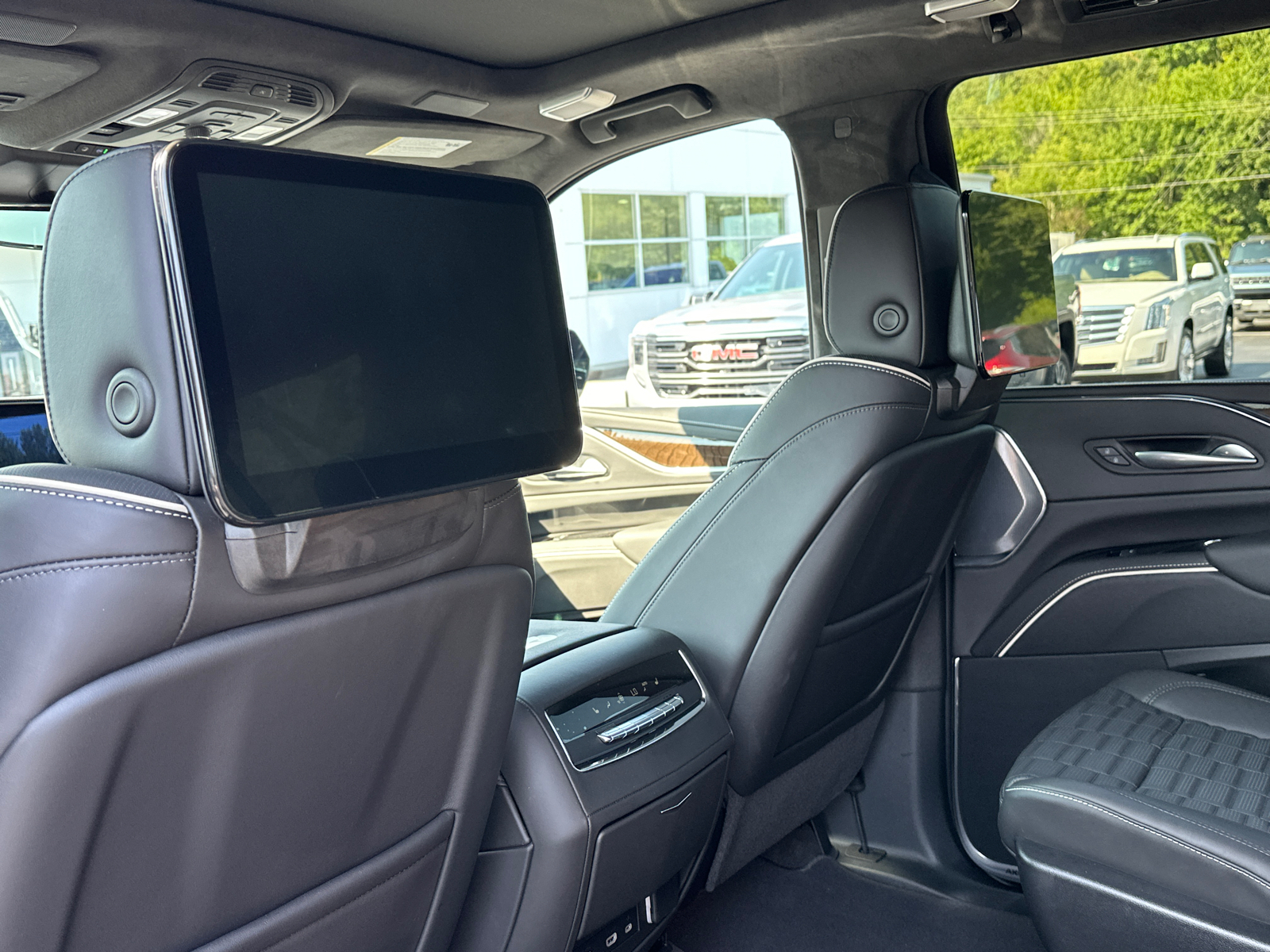 2024 Cadillac Escalade ESV Premium Luxury Platinum 22