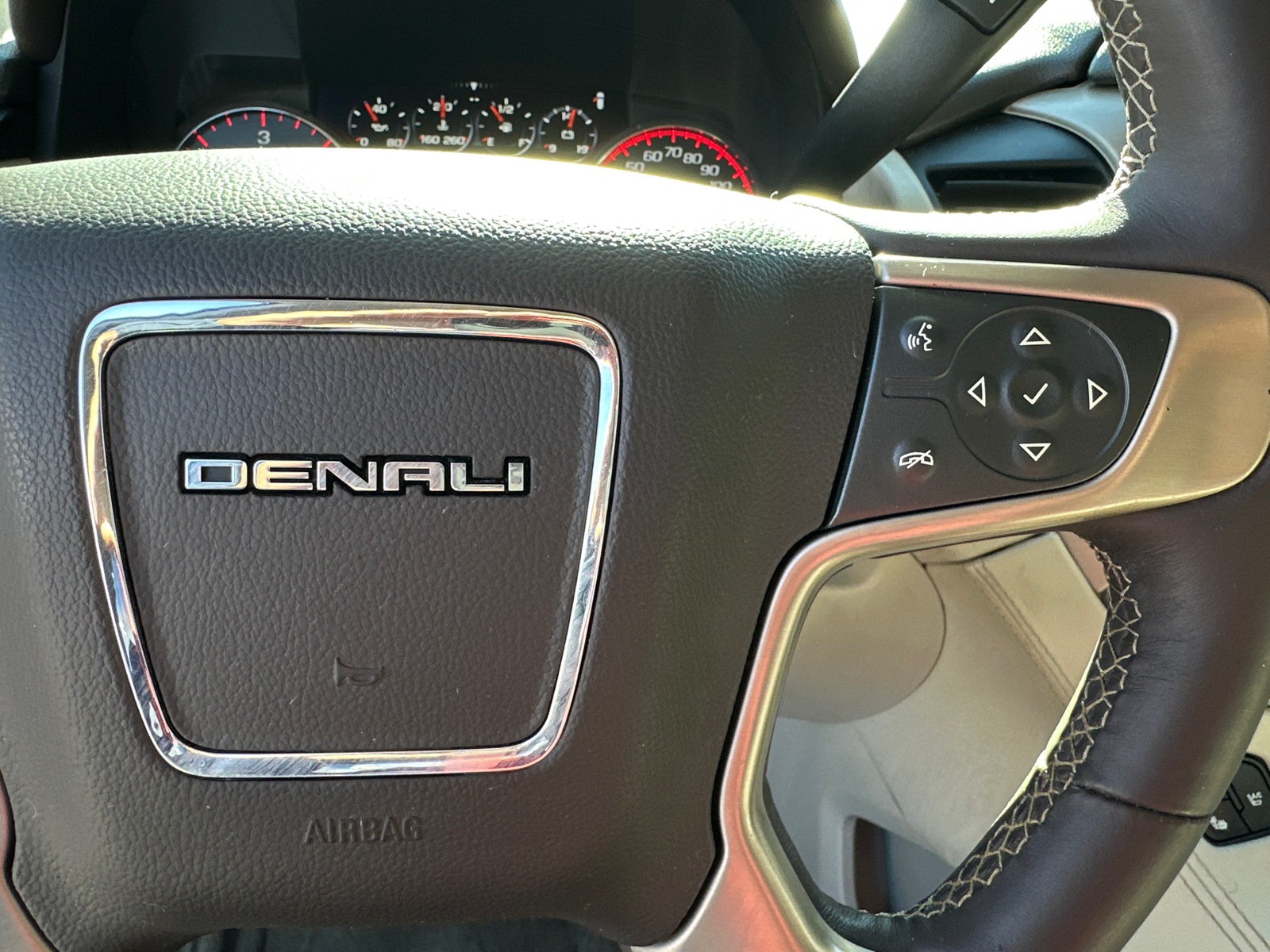 2015 GMC Yukon Denali 28