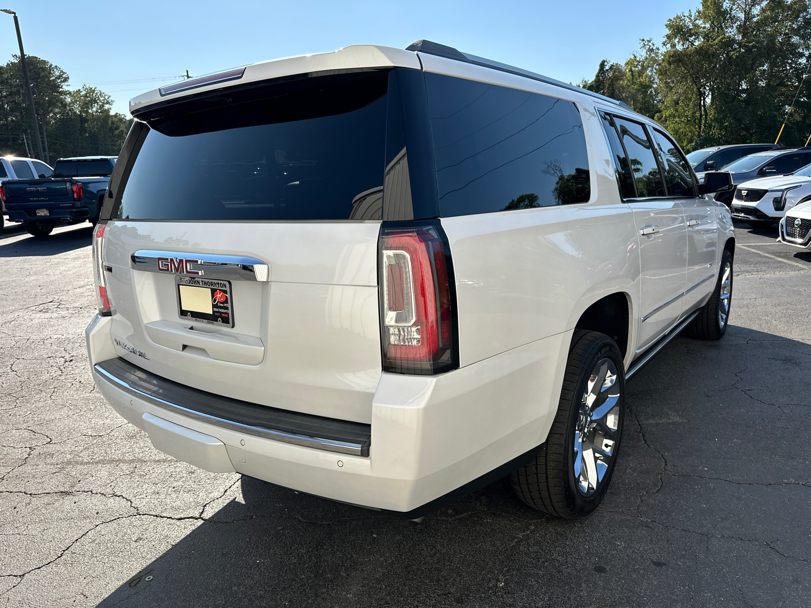 2020 GMC Yukon XL Denali 6