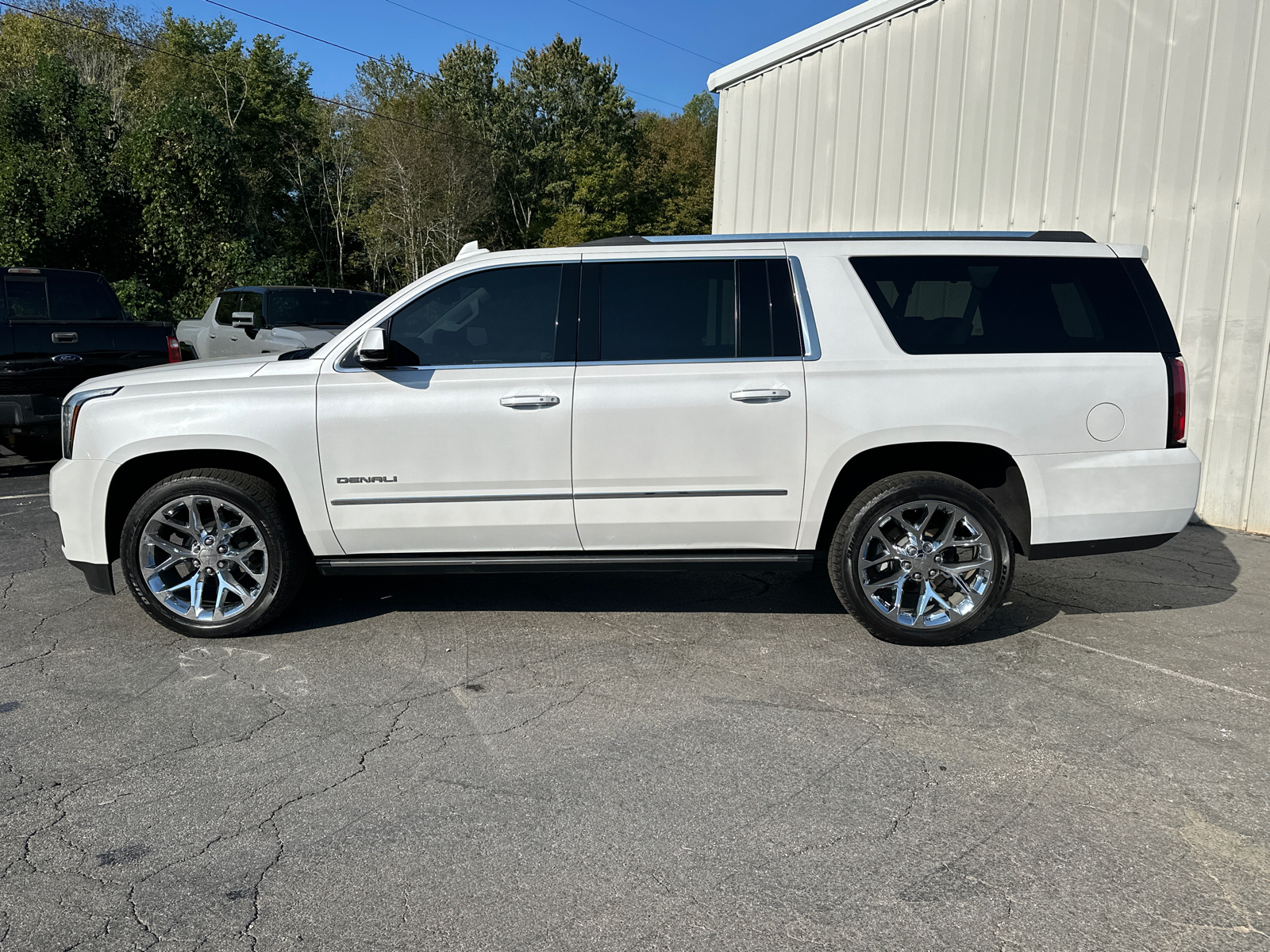 2020 GMC Yukon XL Denali 9