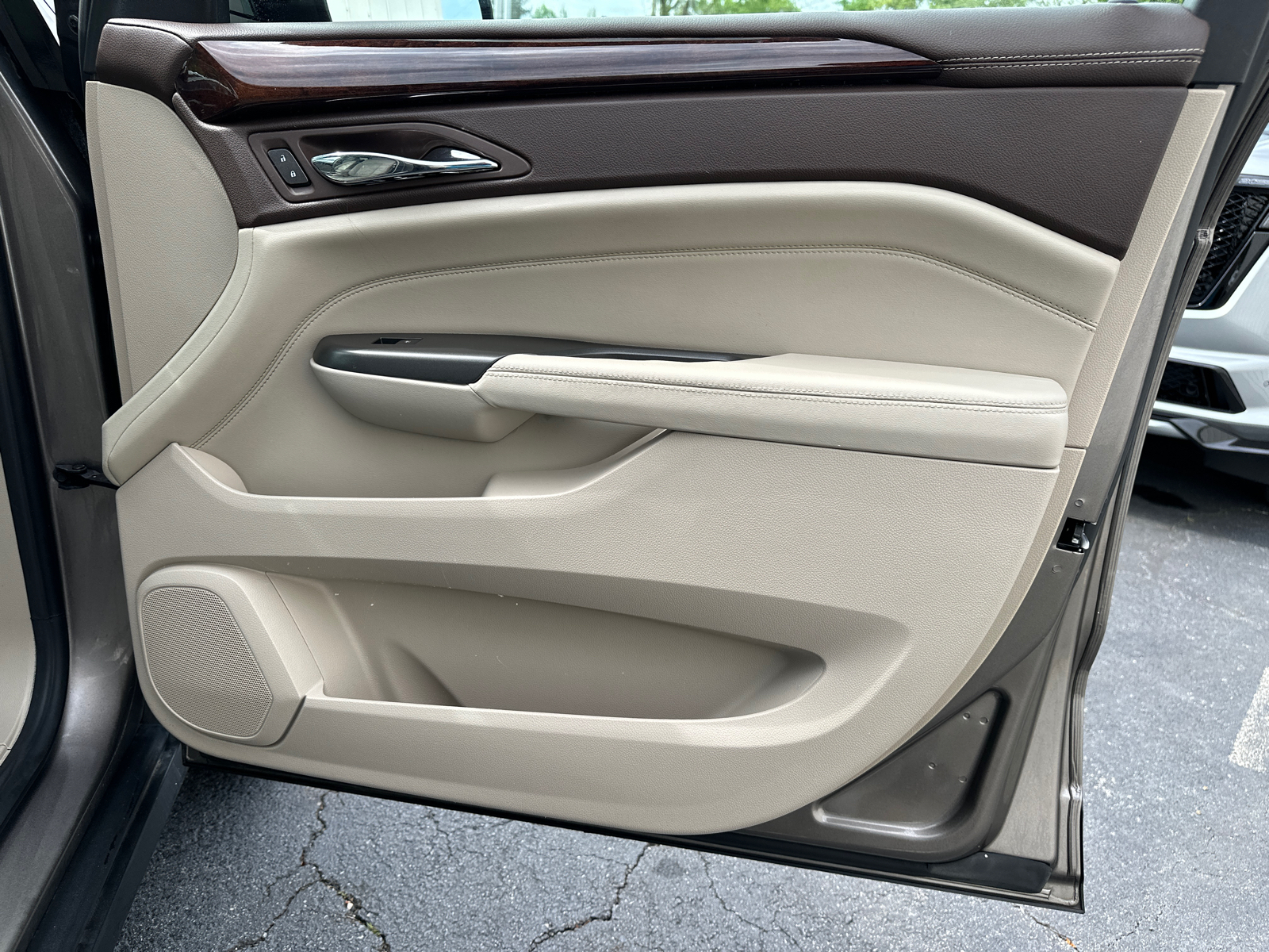 2012 Cadillac SRX Luxury 16