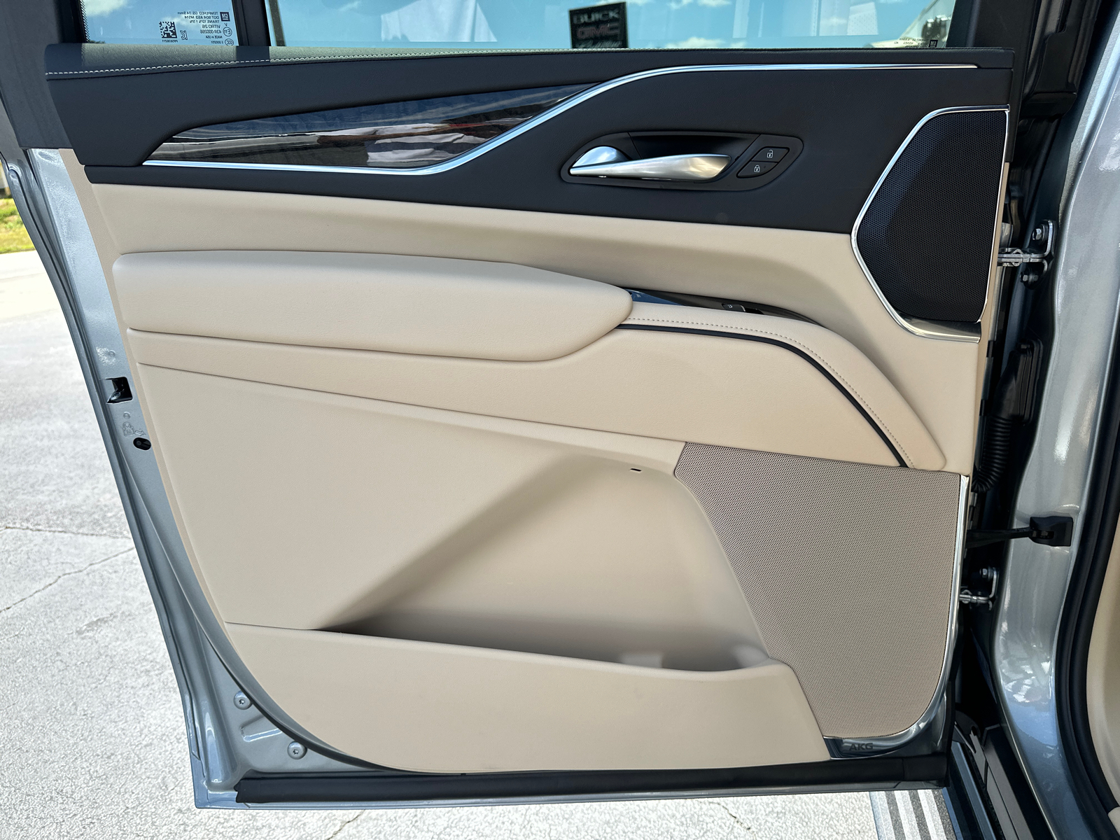 2024 Cadillac Escalade ESV Premium 22