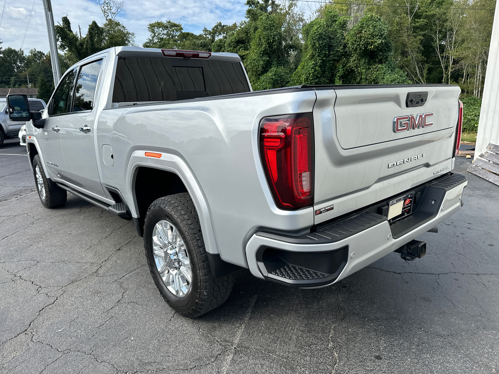 2023 GMC Sierra 2500HD Denali 8