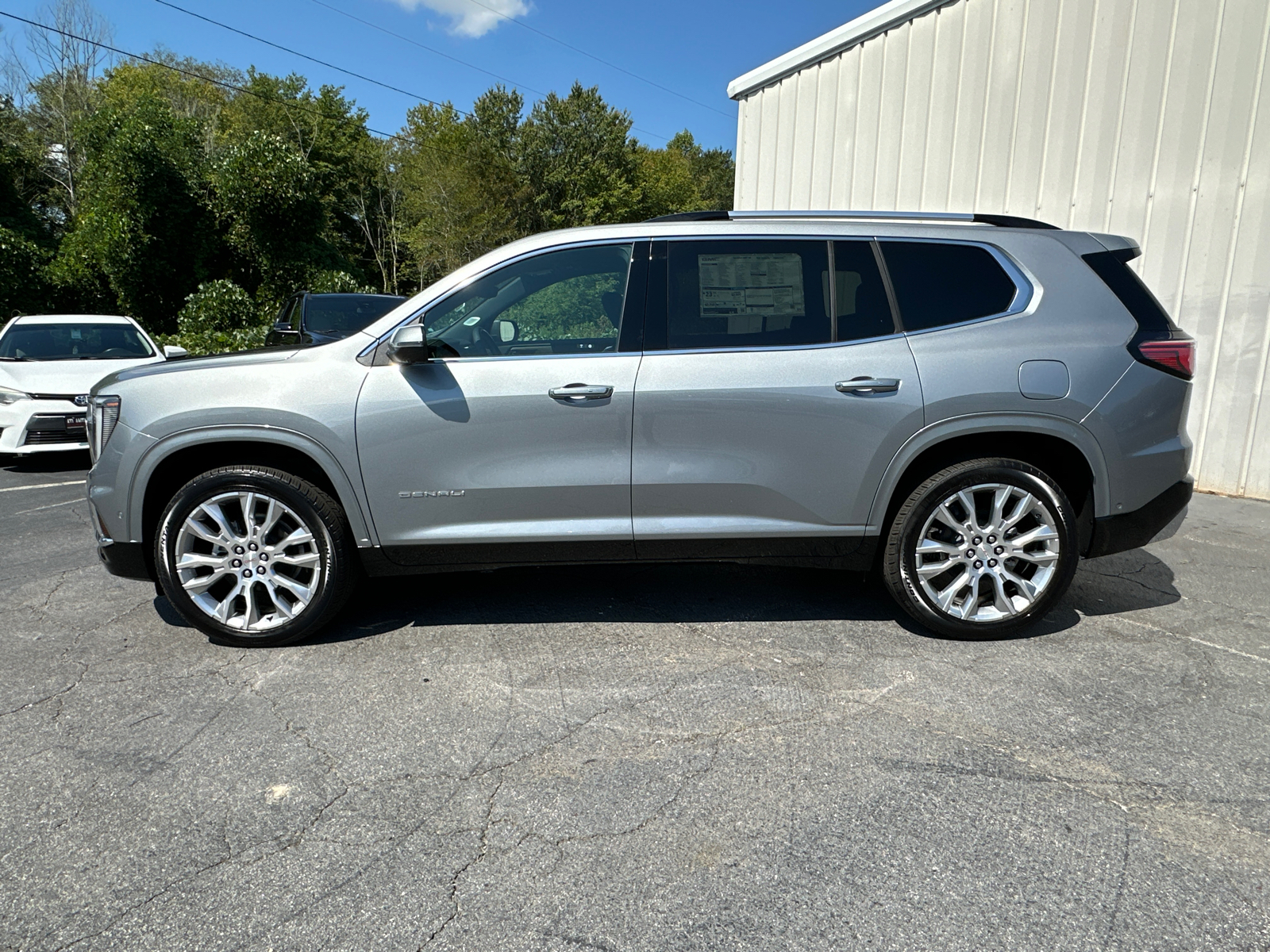 2024 GMC Acadia Denali 9