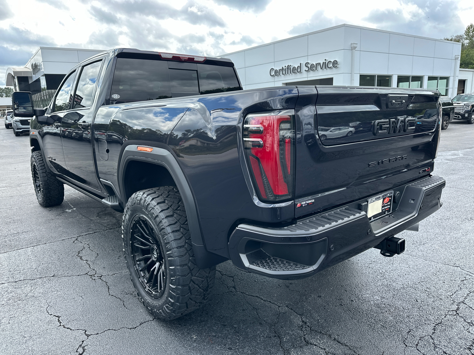 2024 GMC Sierra 2500HD AT4 8