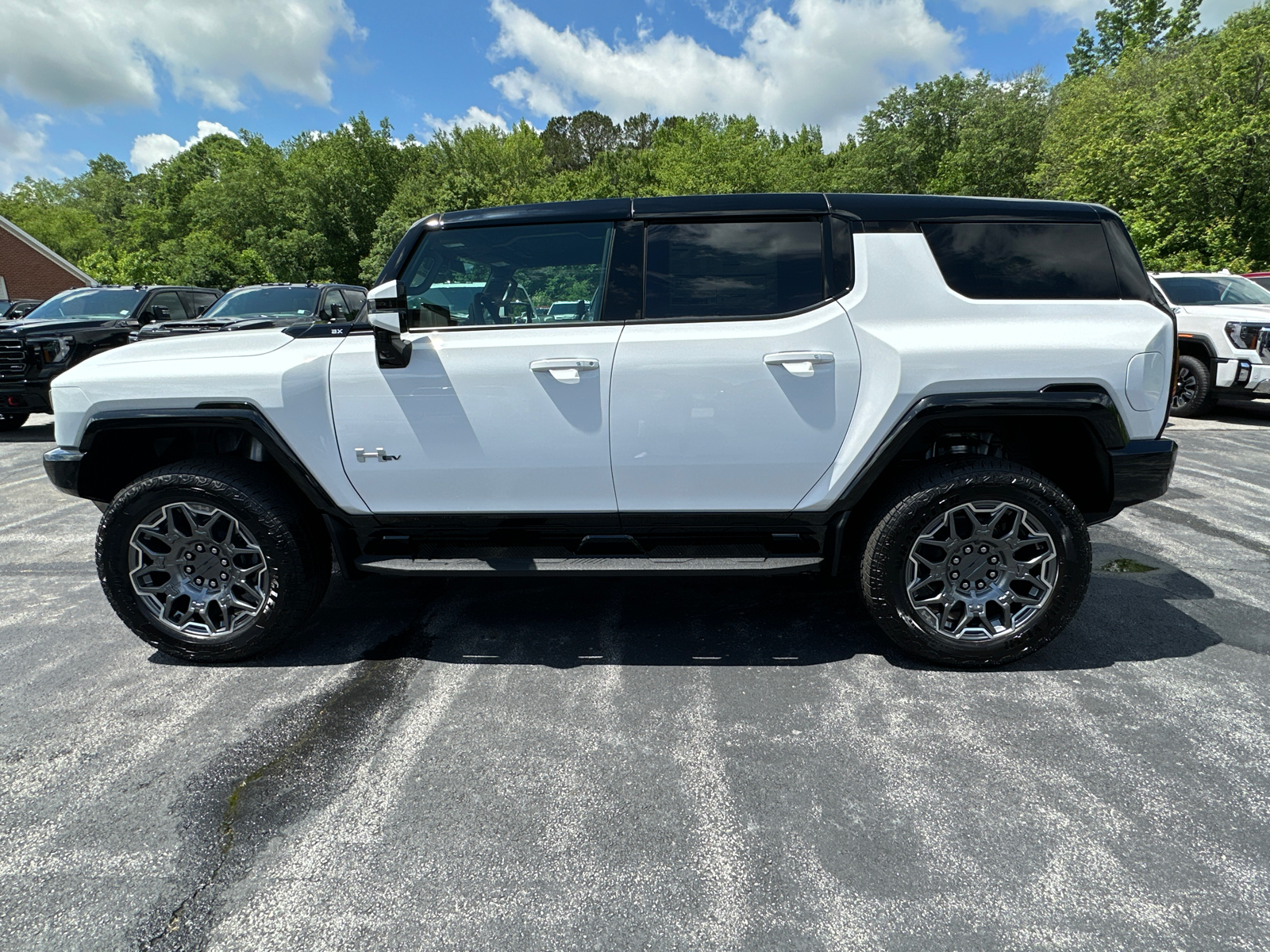 2024 GMC Hummer EV SUV 3X 9